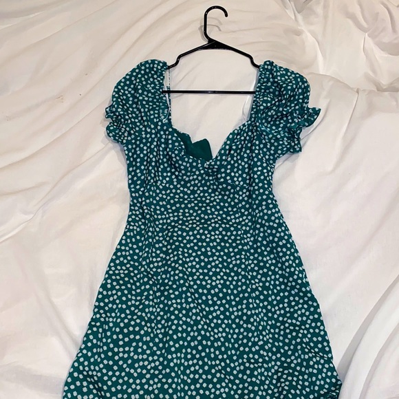 Princess Polly dress. Got the dress for the bachelor! Brand new with tags - Picture 3 of 4